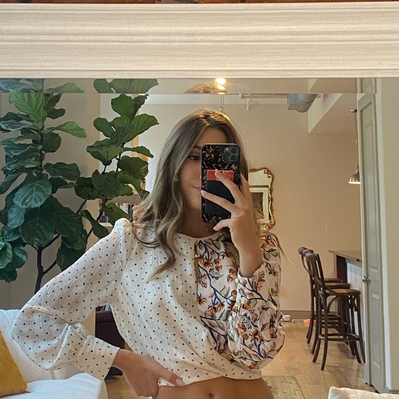 foxiedox Tops - Cute lil crop top